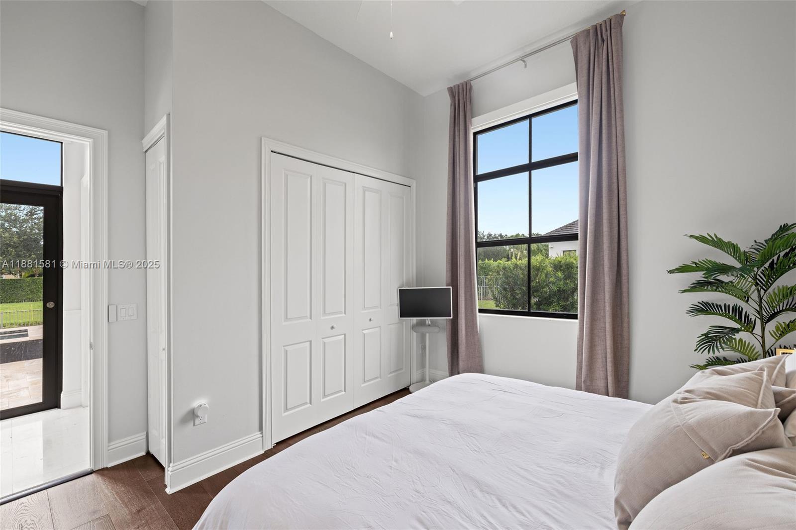 P & J ESTATES - Residential