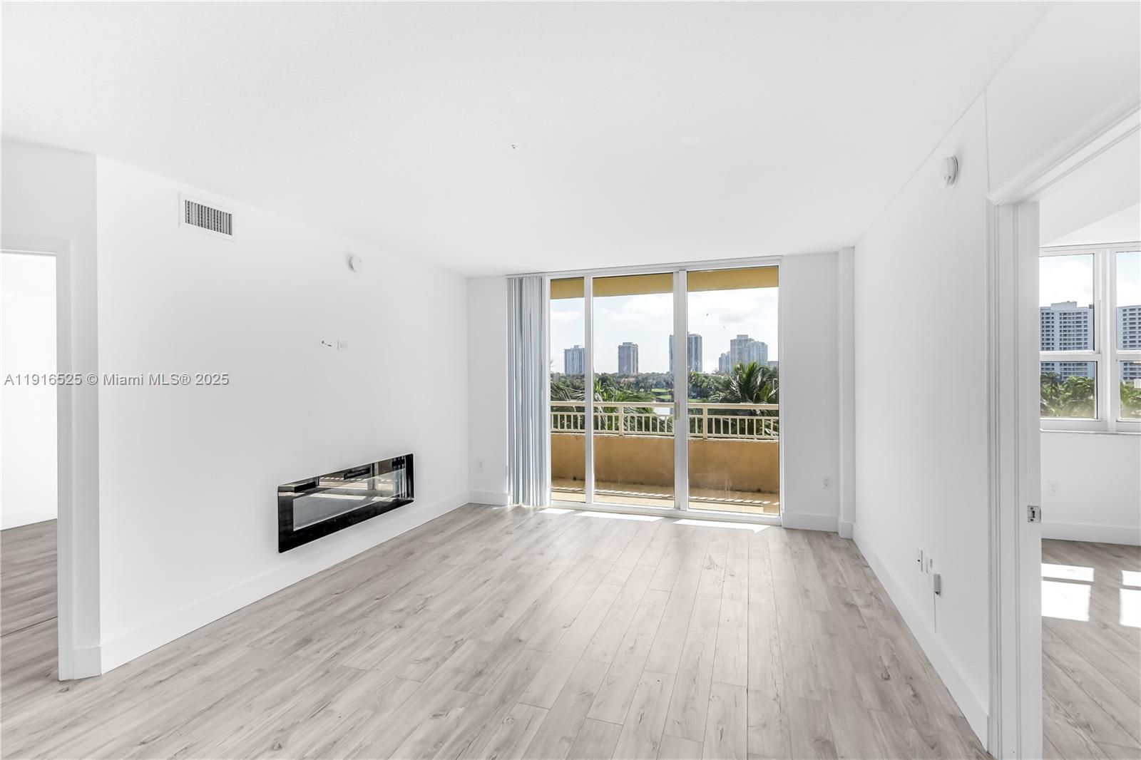 19501 W Country Club Dr 515