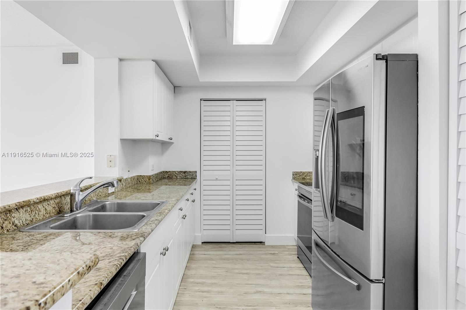 19501 W Country Club Dr 515