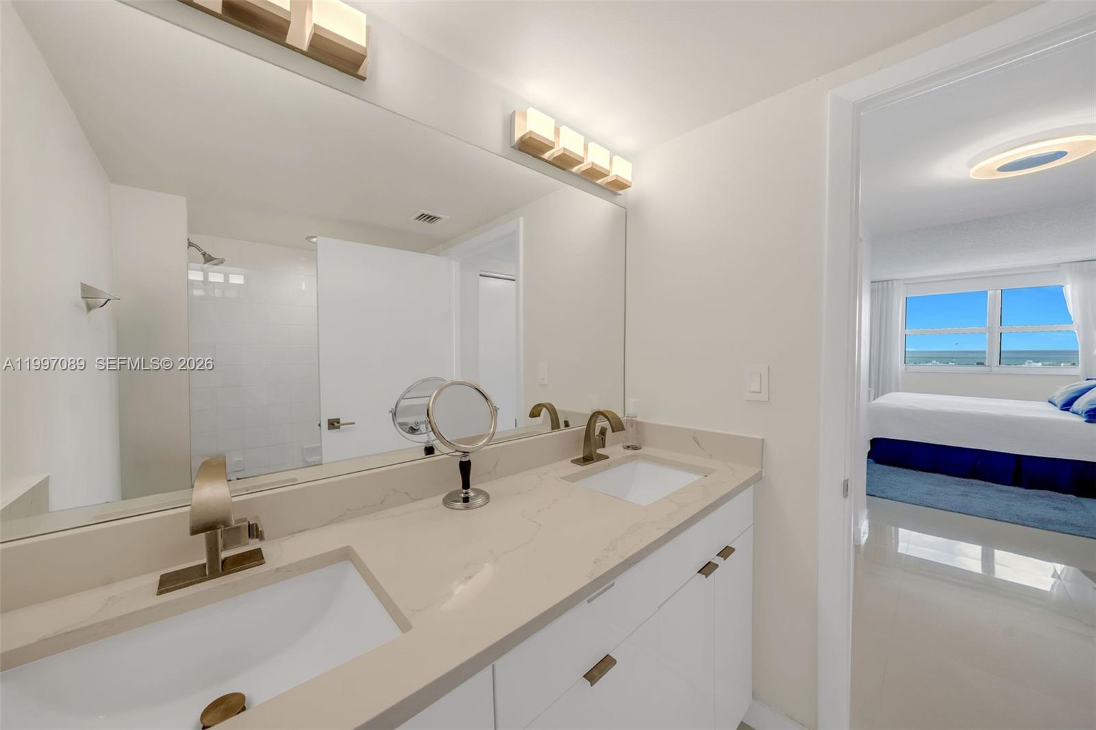 THE FLORIDIAN CONDO - Residential Lease