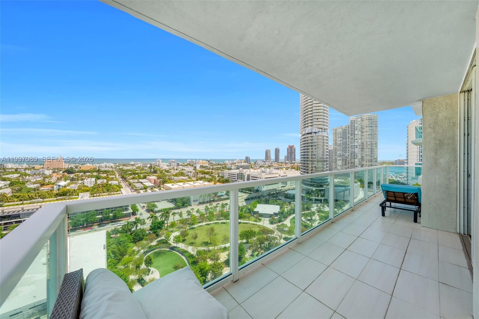 THE FLORIDIAN CONDO - Residential Lease