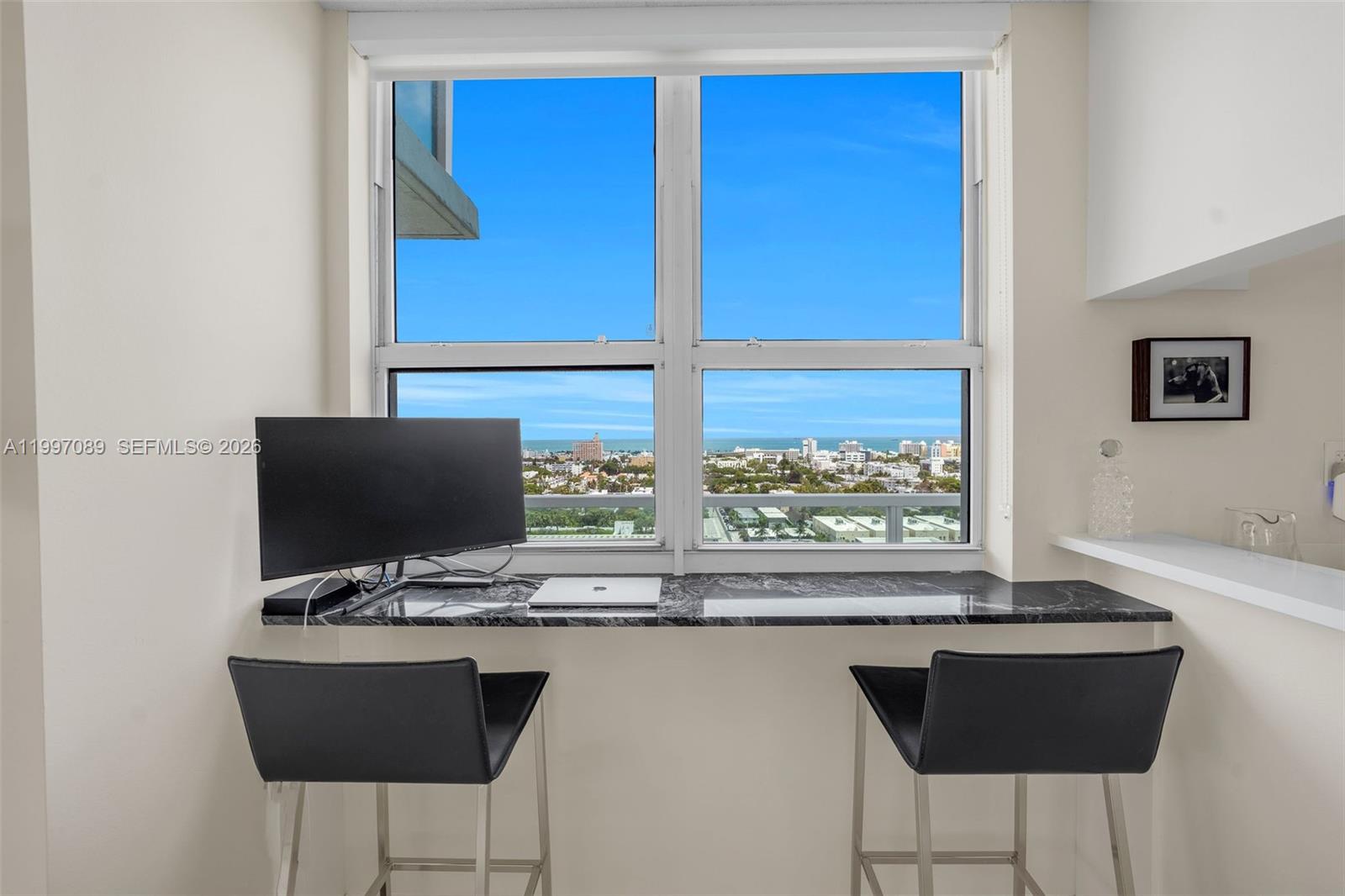 THE FLORIDIAN CONDO - Residential Lease