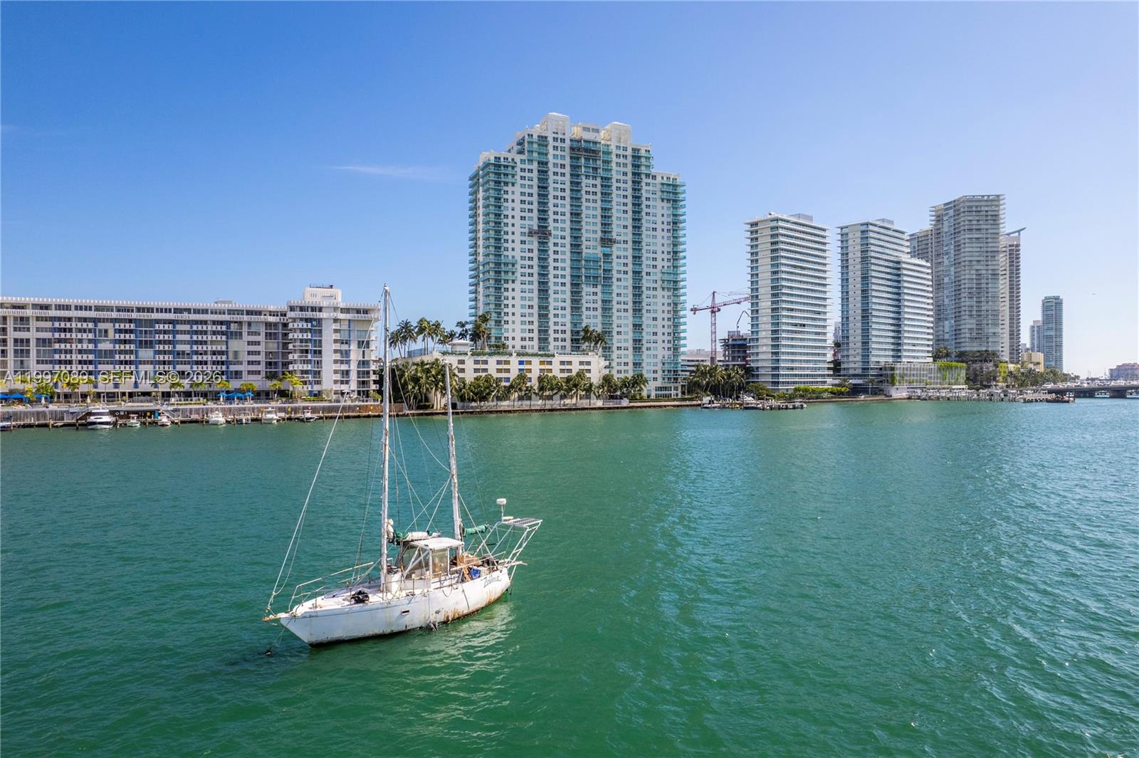 THE FLORIDIAN CONDO - Residential Lease