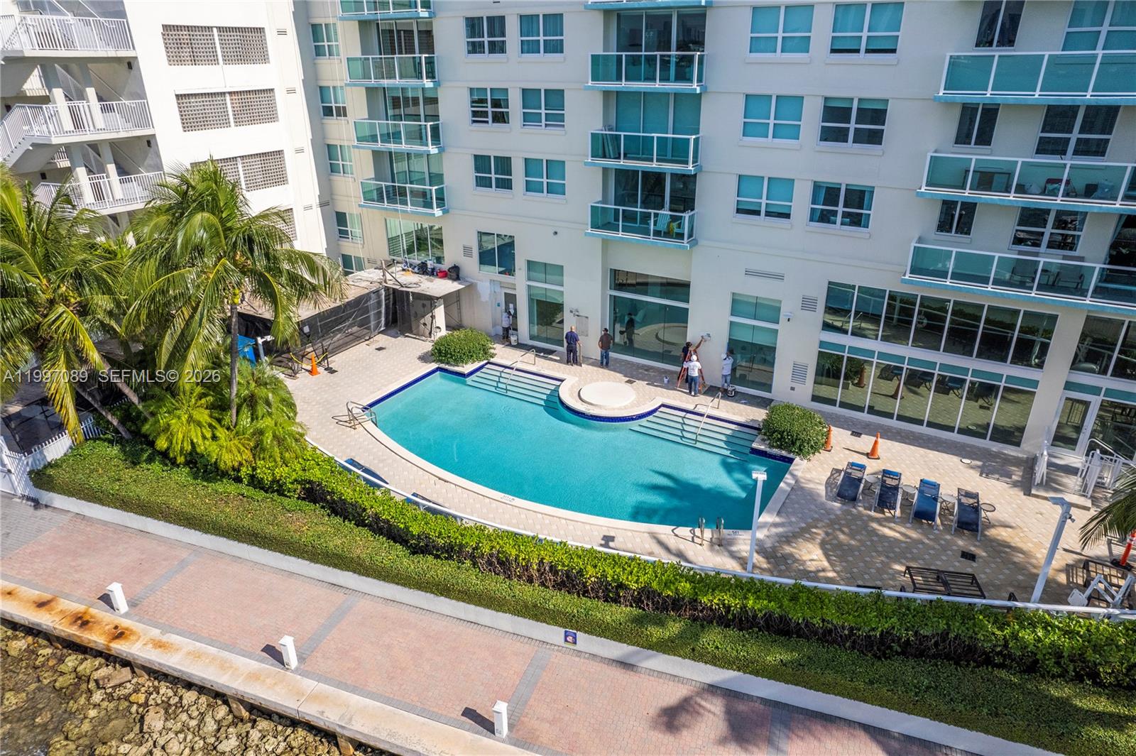 THE FLORIDIAN CONDO - Residential Lease