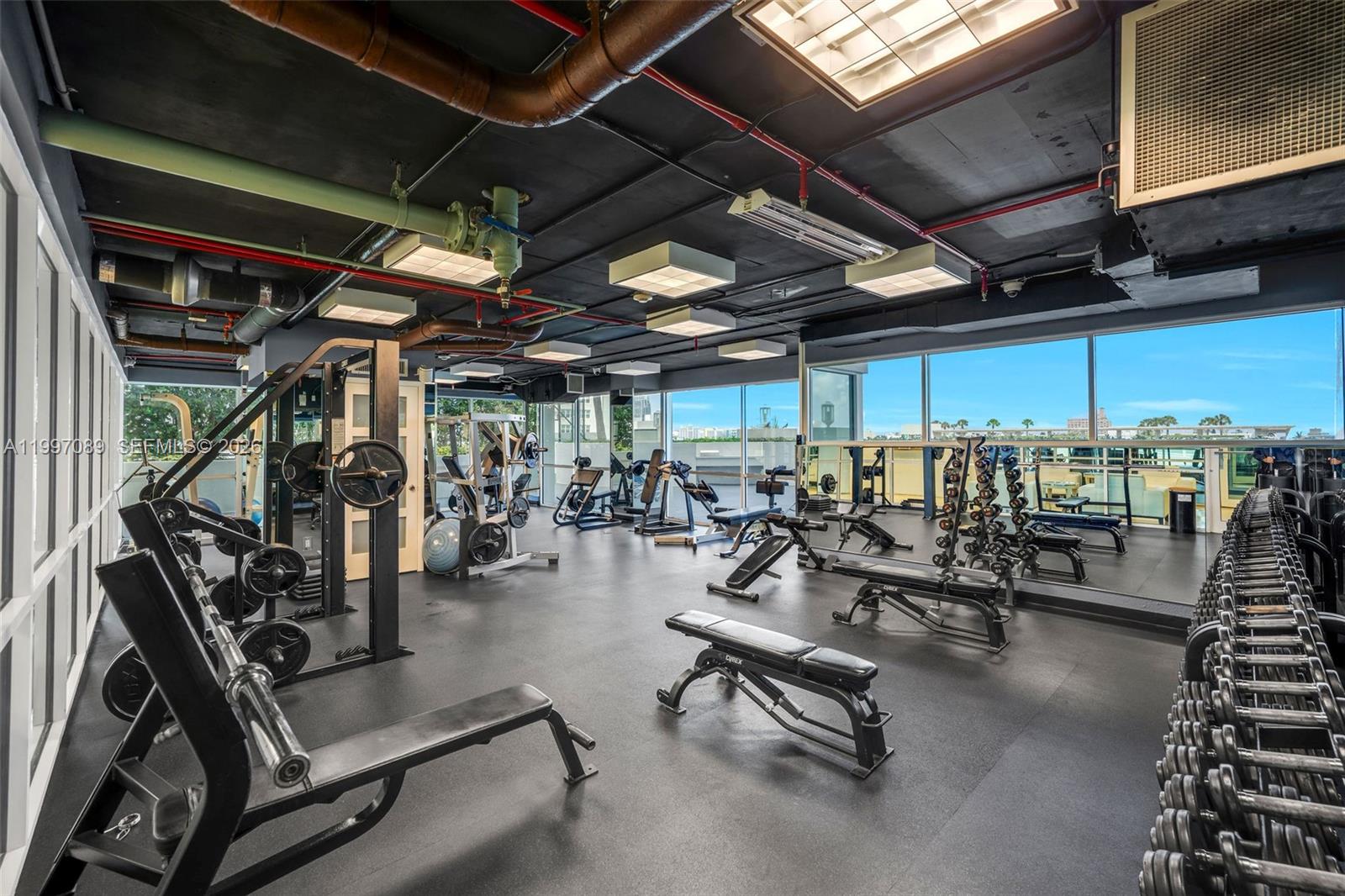 THE FLORIDIAN CONDO - Residential Lease