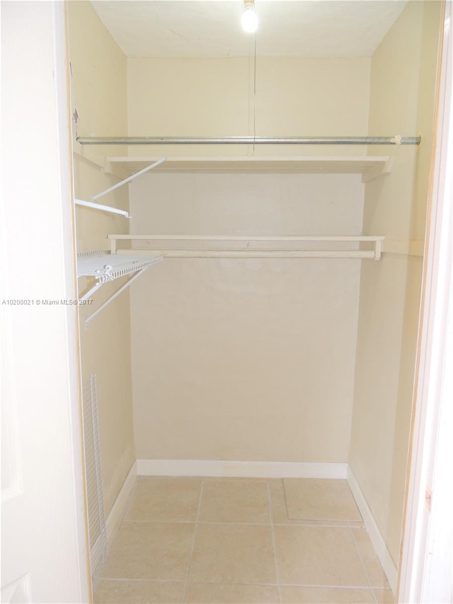 Hollywood 1-21 B - Residential Lease