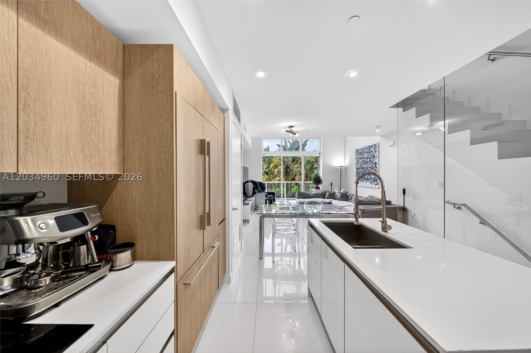 455 NE 39th 311