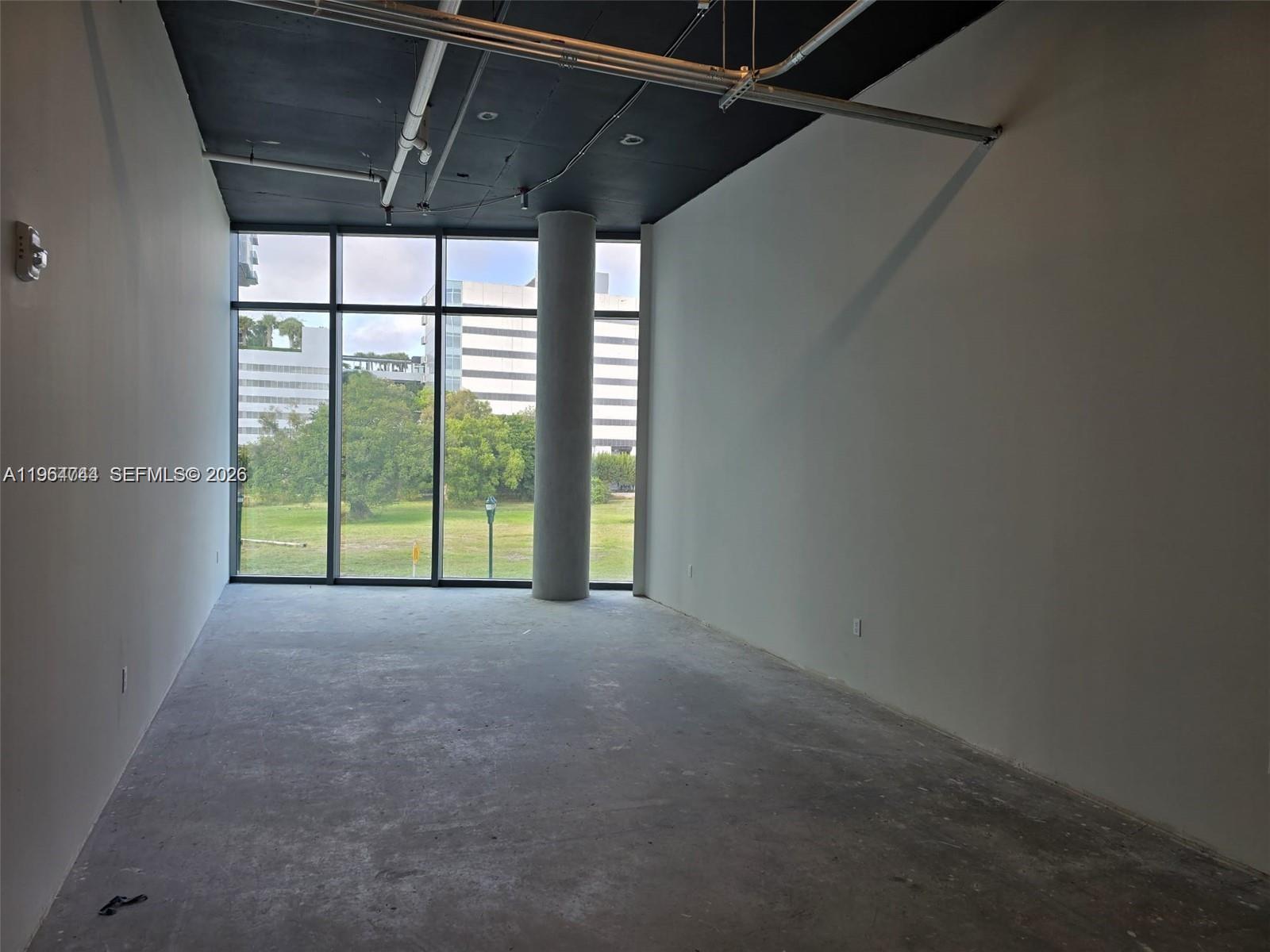 21290 Biscayne Blvd 204