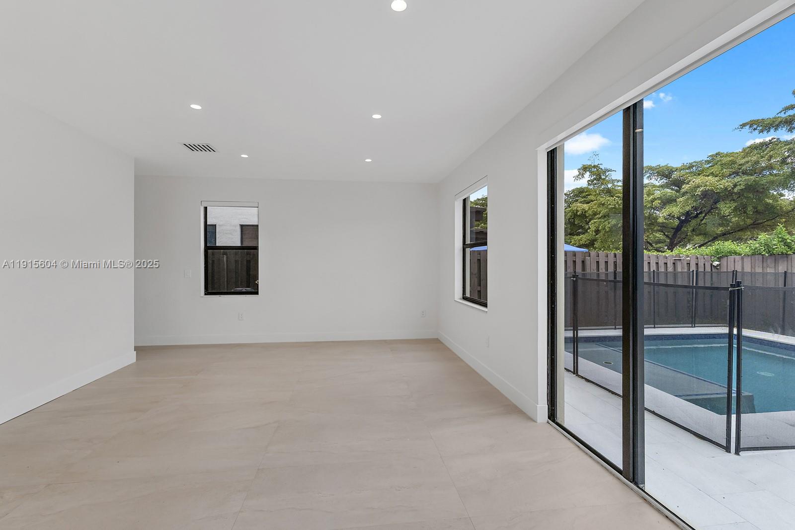 GRAND BAY NORTH - Residential Lease