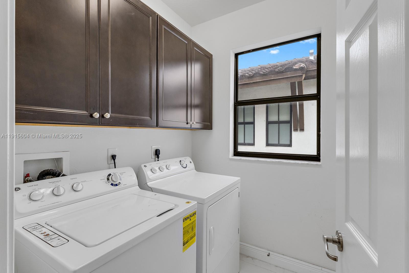 GRAND BAY NORTH - Residential Lease