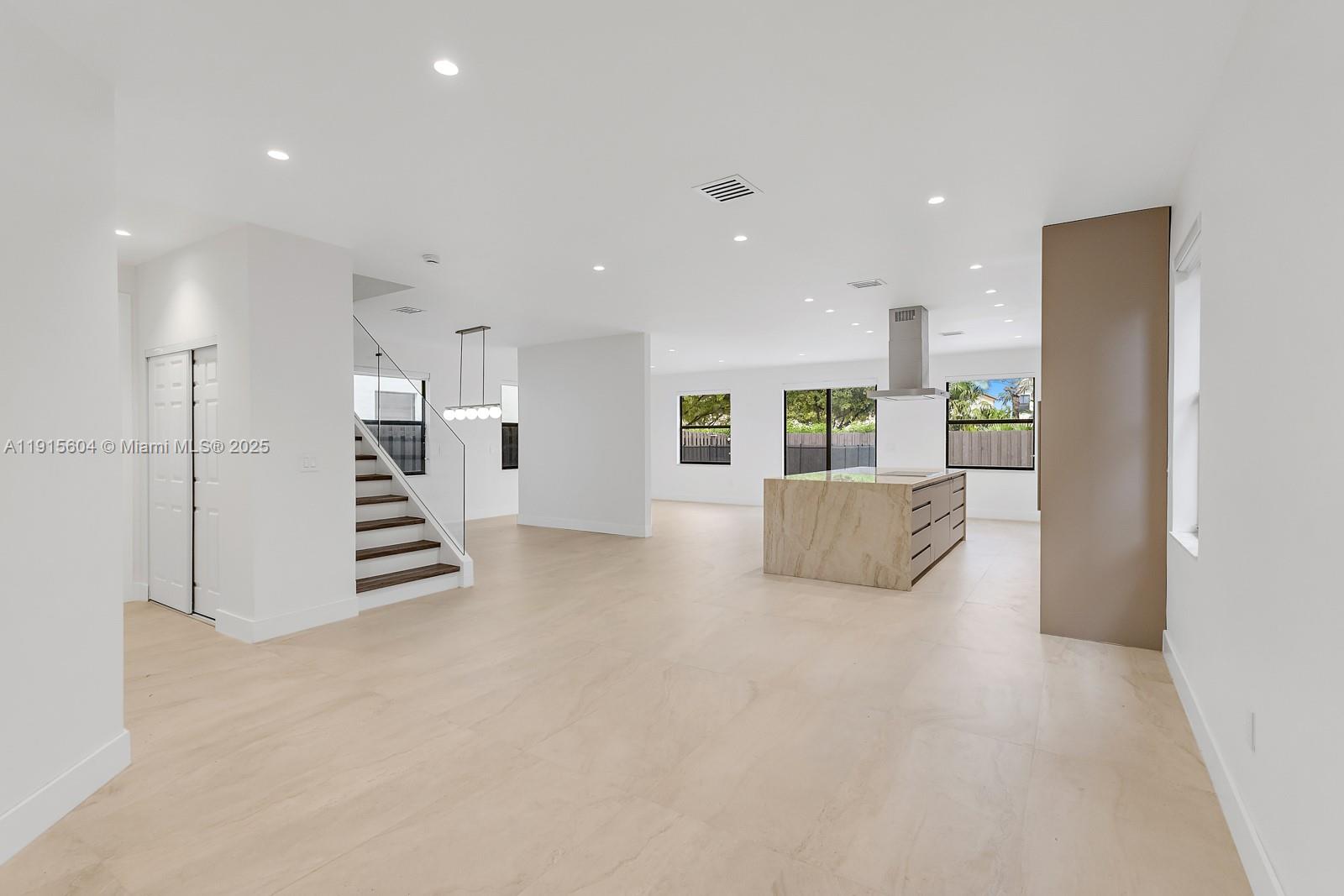 GRAND BAY NORTH - Residential Lease