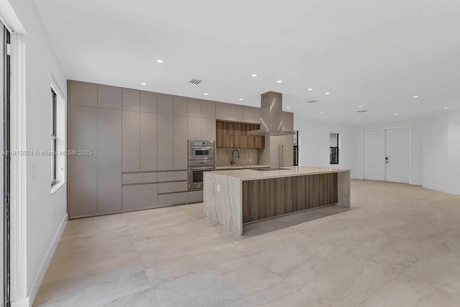 GRAND BAY NORTH - Residential Lease