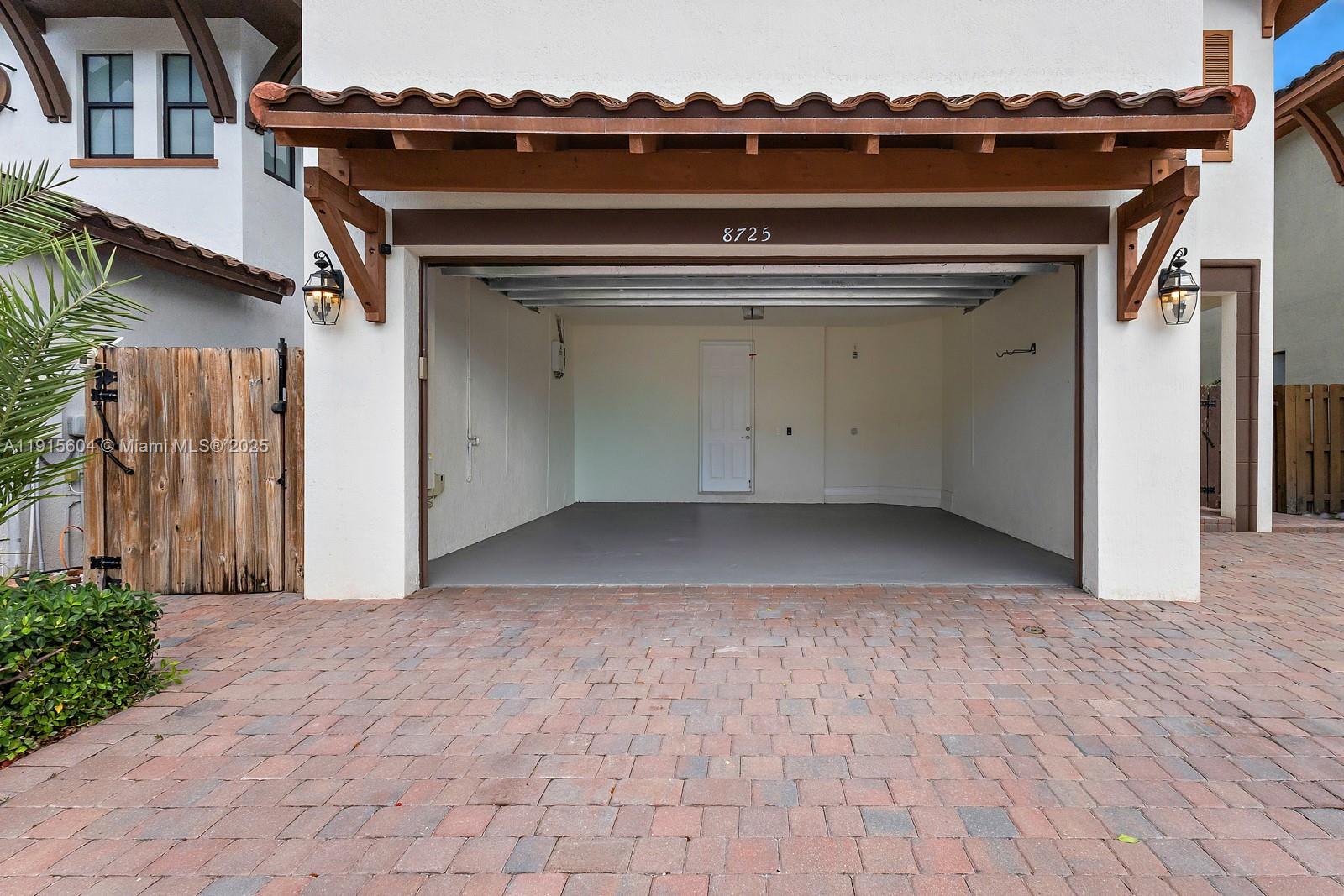 GRAND BAY NORTH - Residential Lease