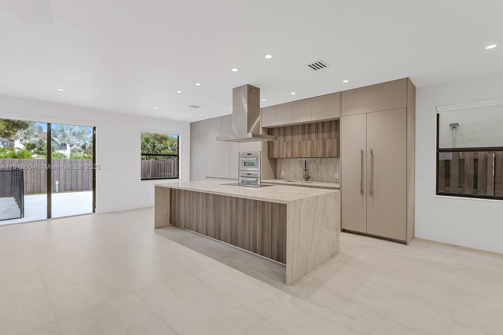 GRAND BAY NORTH - Residential Lease