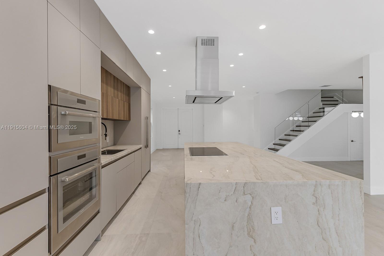 GRAND BAY NORTH - Residential Lease