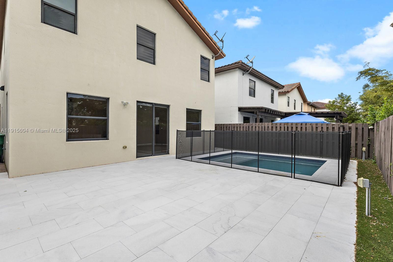 GRAND BAY NORTH - Residential Lease