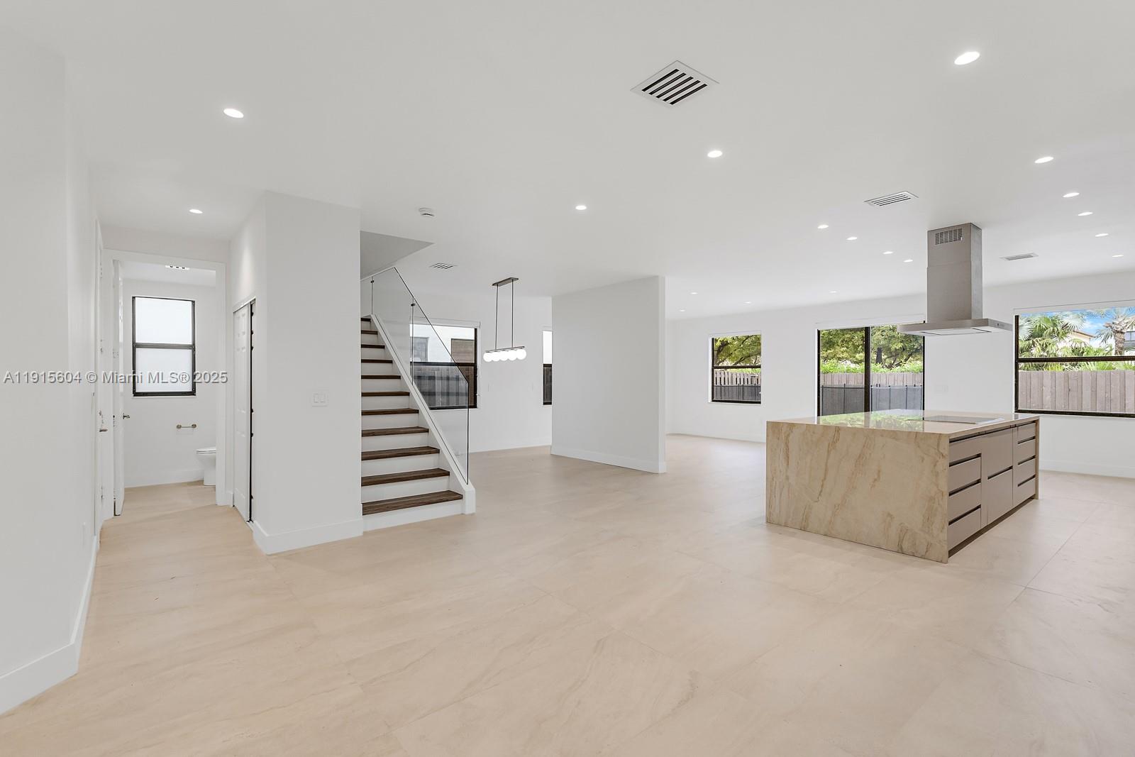 GRAND BAY NORTH - Residential Lease