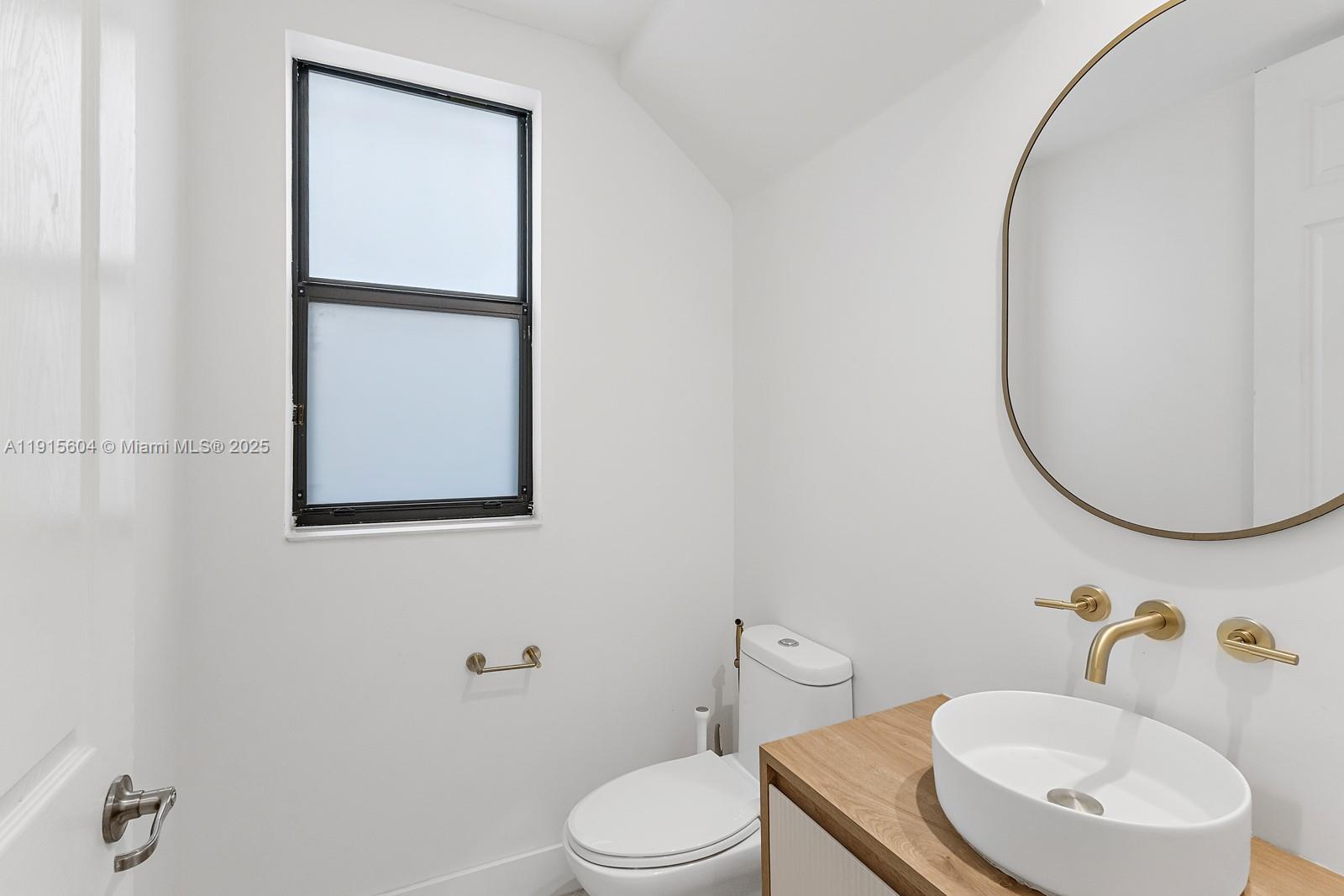 GRAND BAY NORTH - Residential Lease