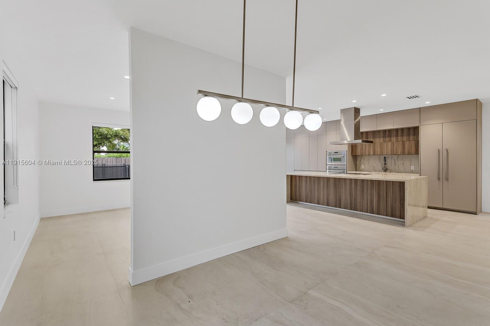 GRAND BAY NORTH - Residential Lease