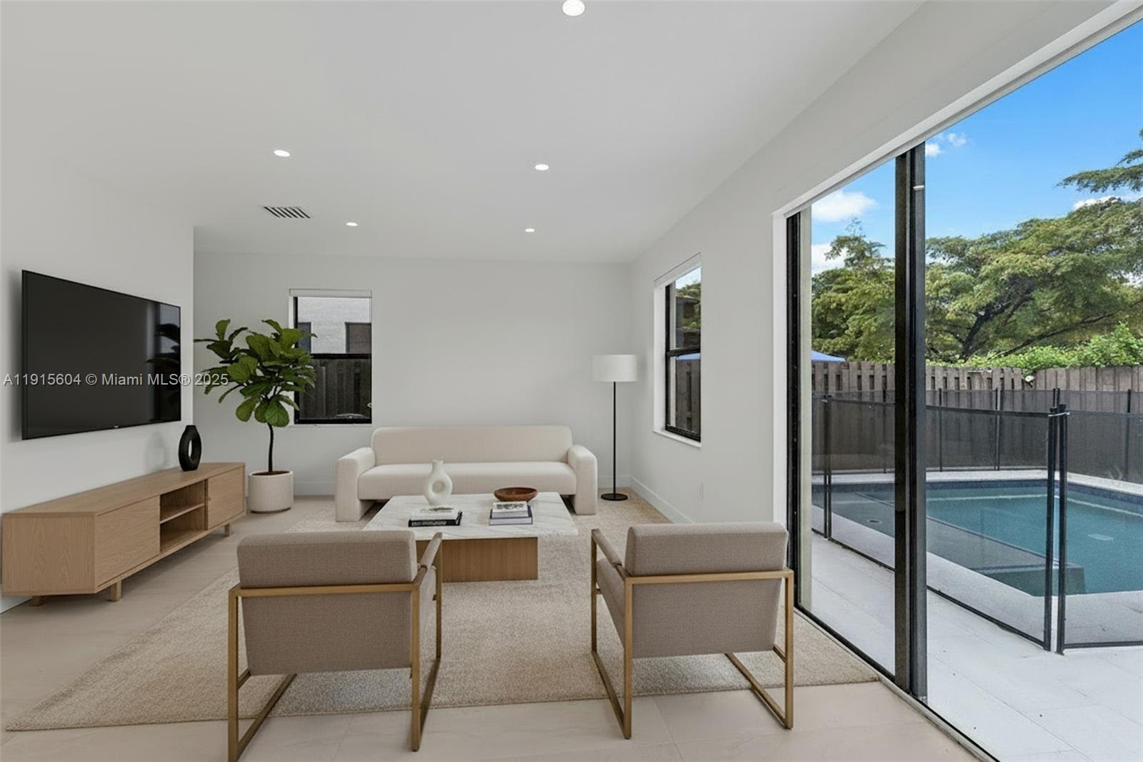 GRAND BAY NORTH - Residential Lease