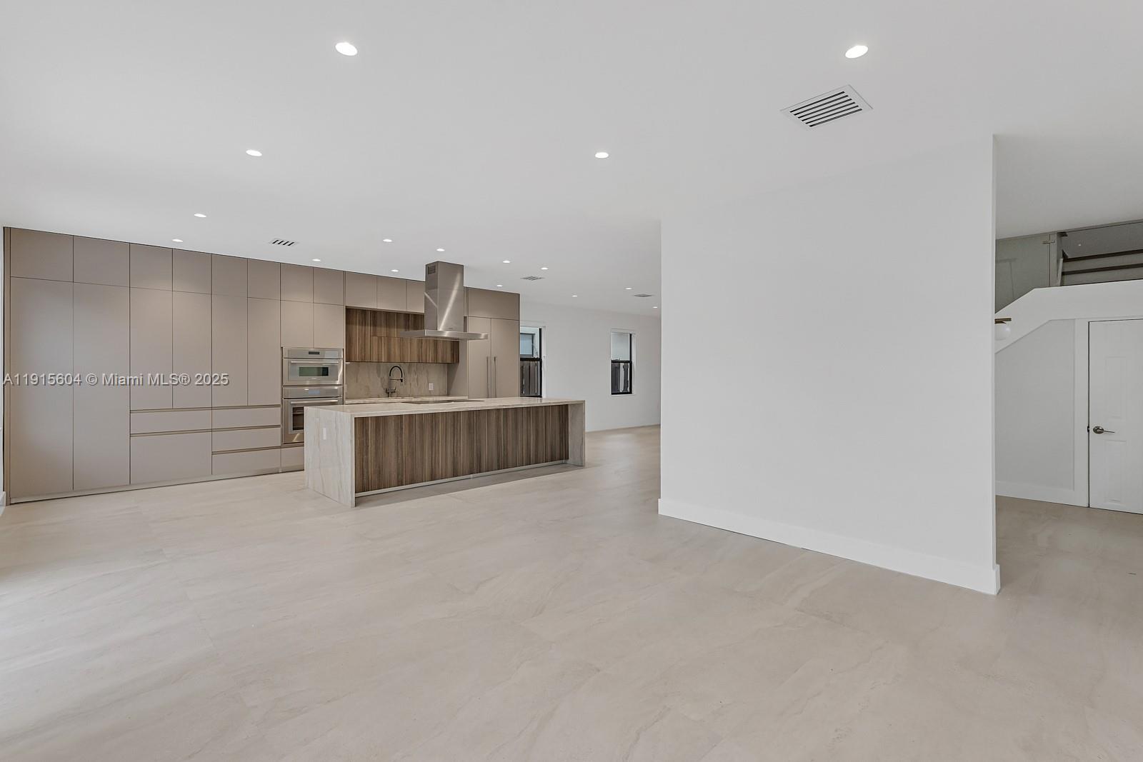 GRAND BAY NORTH - Residential Lease