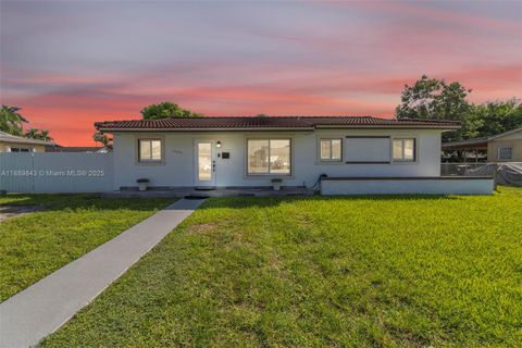Photo of 15265 SW 100th Ct, Miami, FL 33157 (MLS # A11889843)