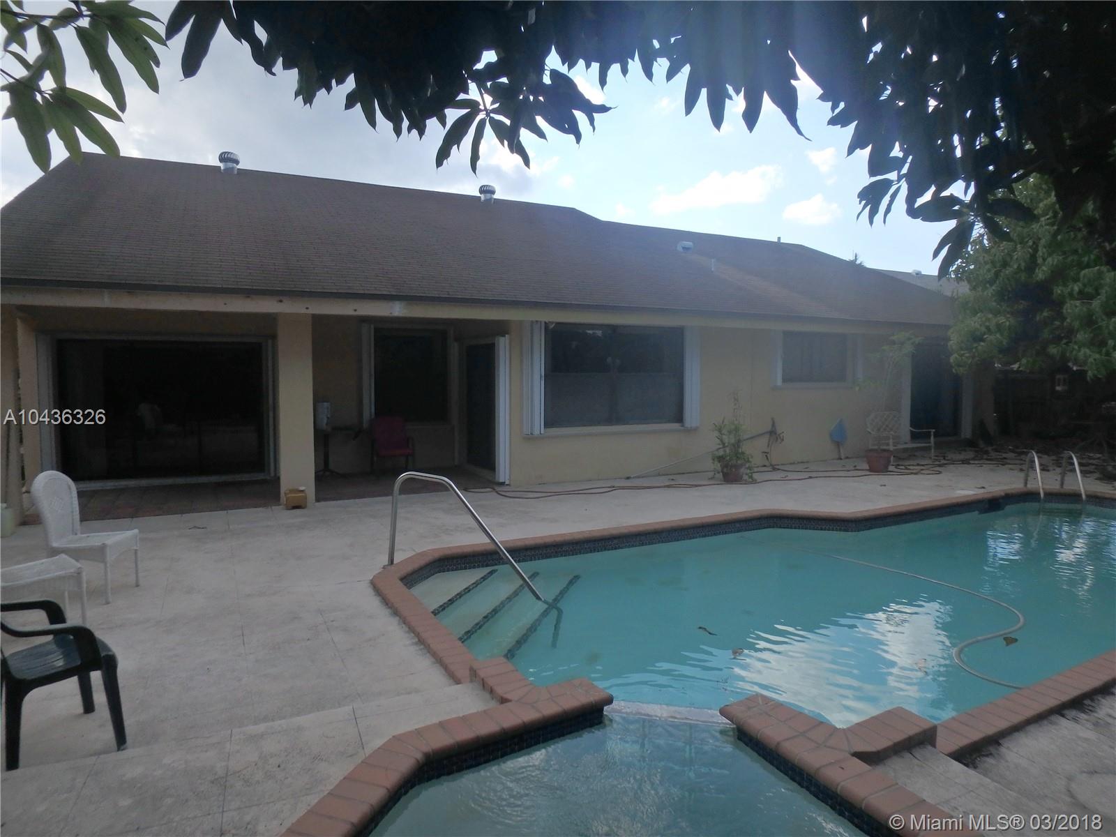 LINDGREN WEST - Residential