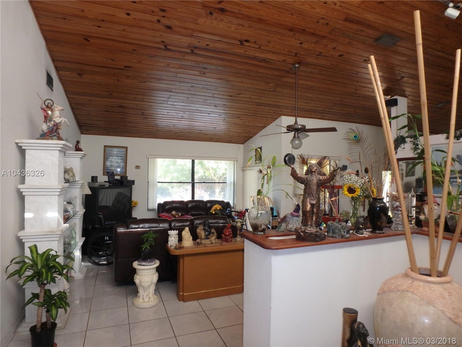 LINDGREN WEST - Residential