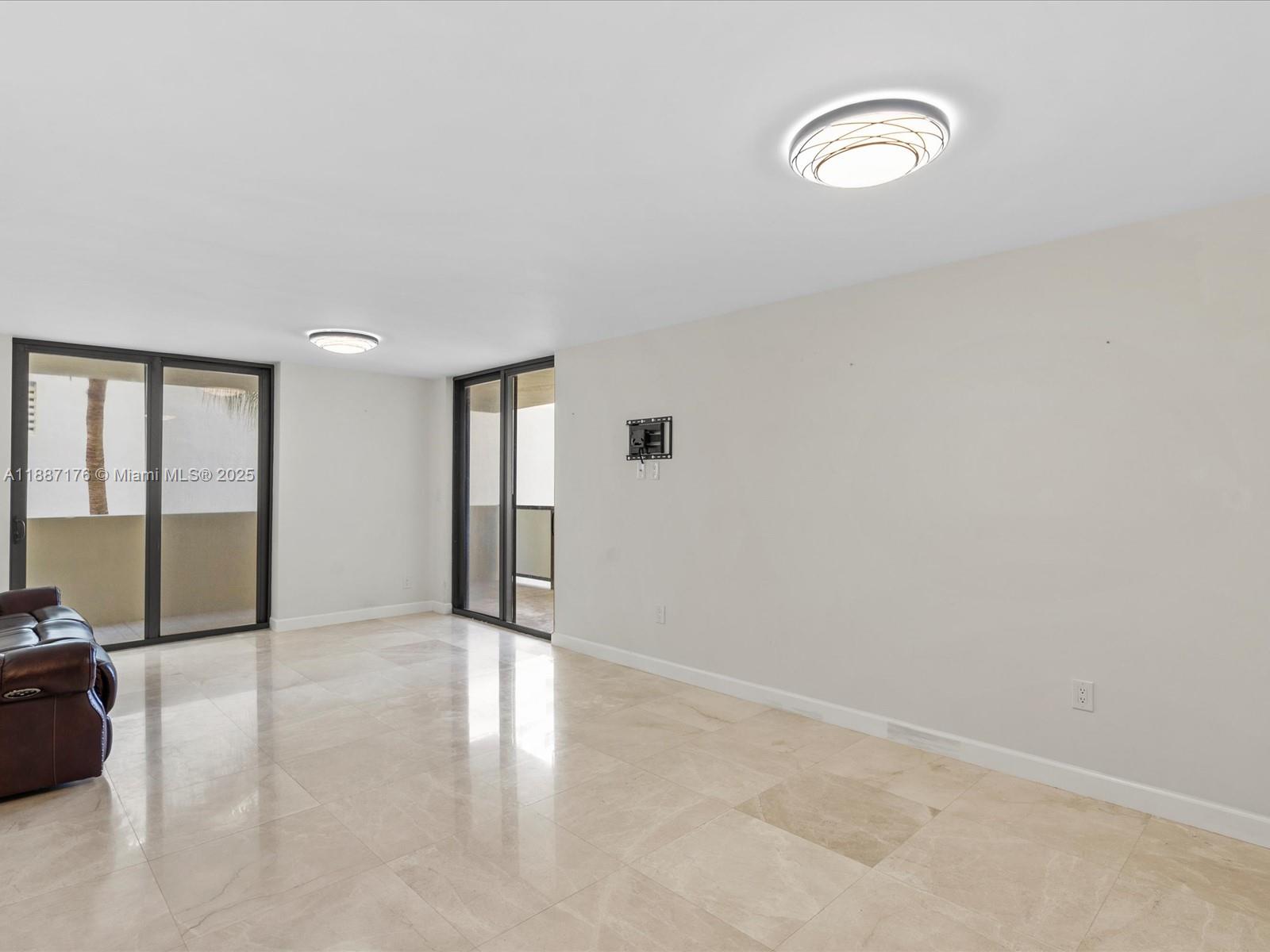THE GEORGIAN CONDO - Residential