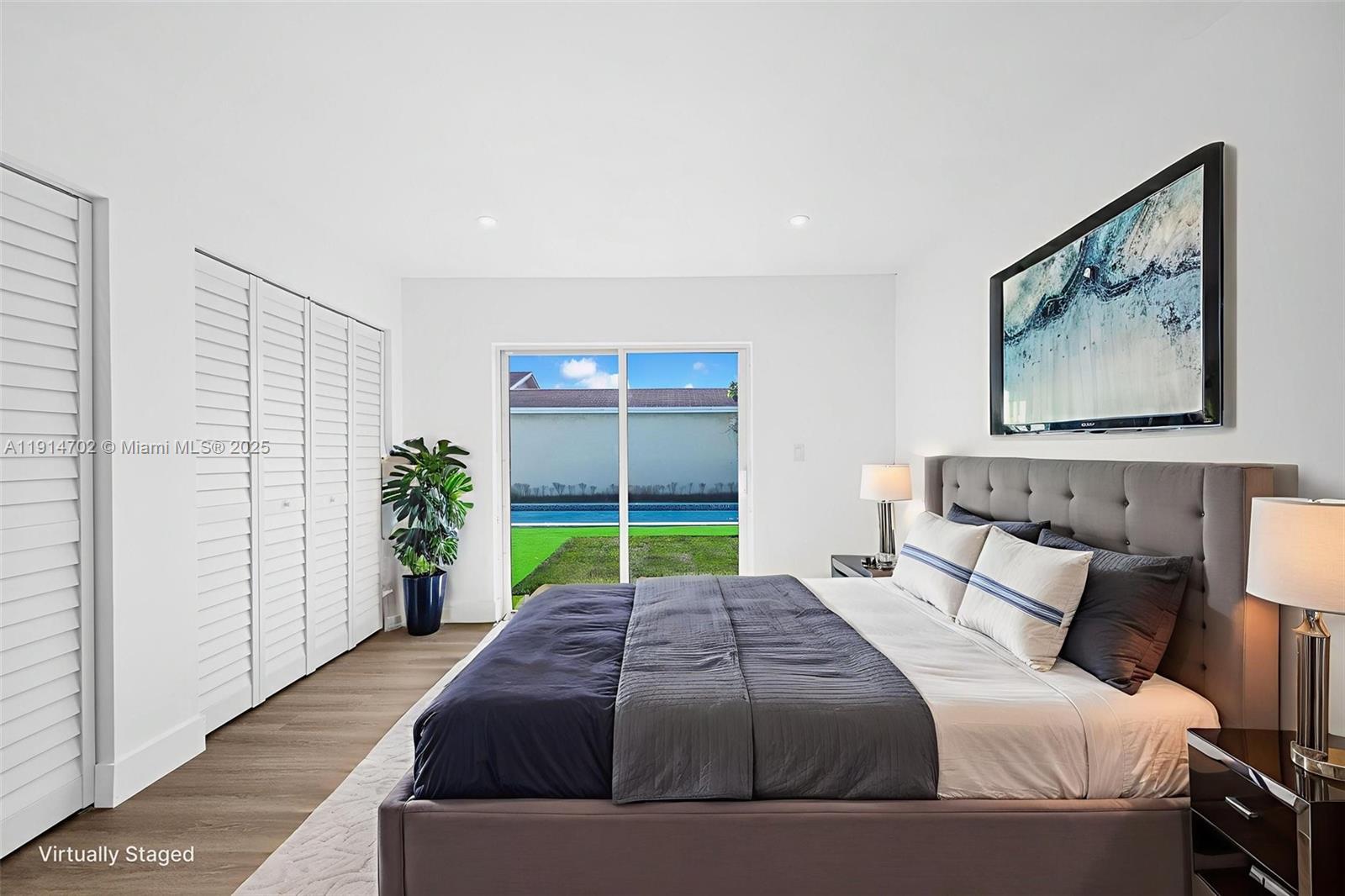 SOUTH MIAMI LAKES - Residential