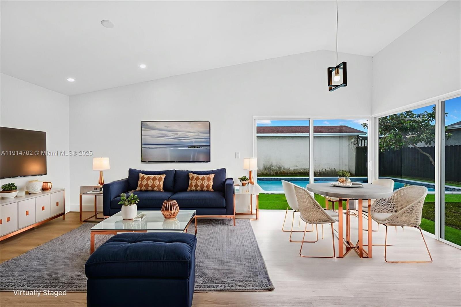 SOUTH MIAMI LAKES - Residential