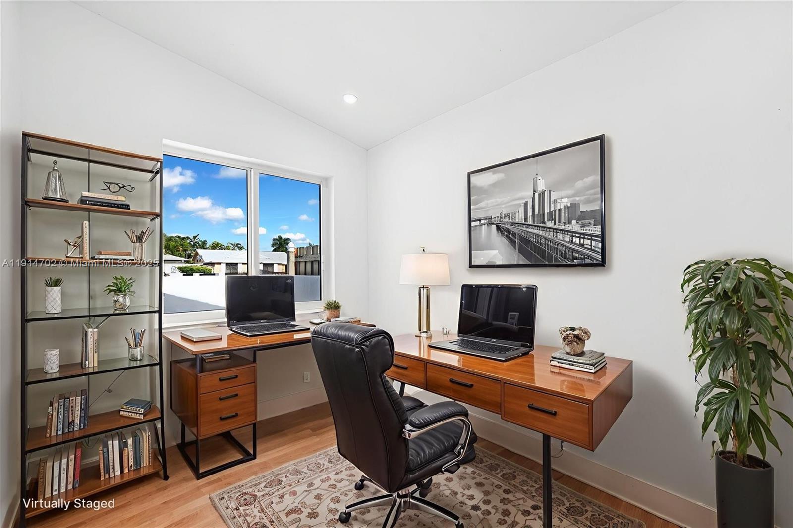 SOUTH MIAMI LAKES - Residential