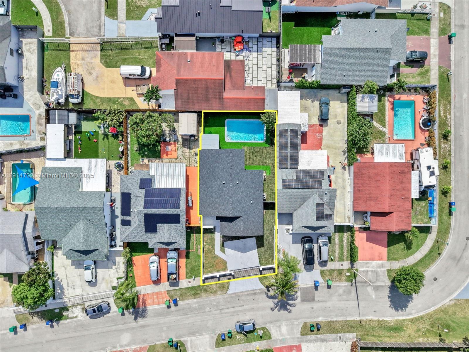 SOUTH MIAMI LAKES - Residential