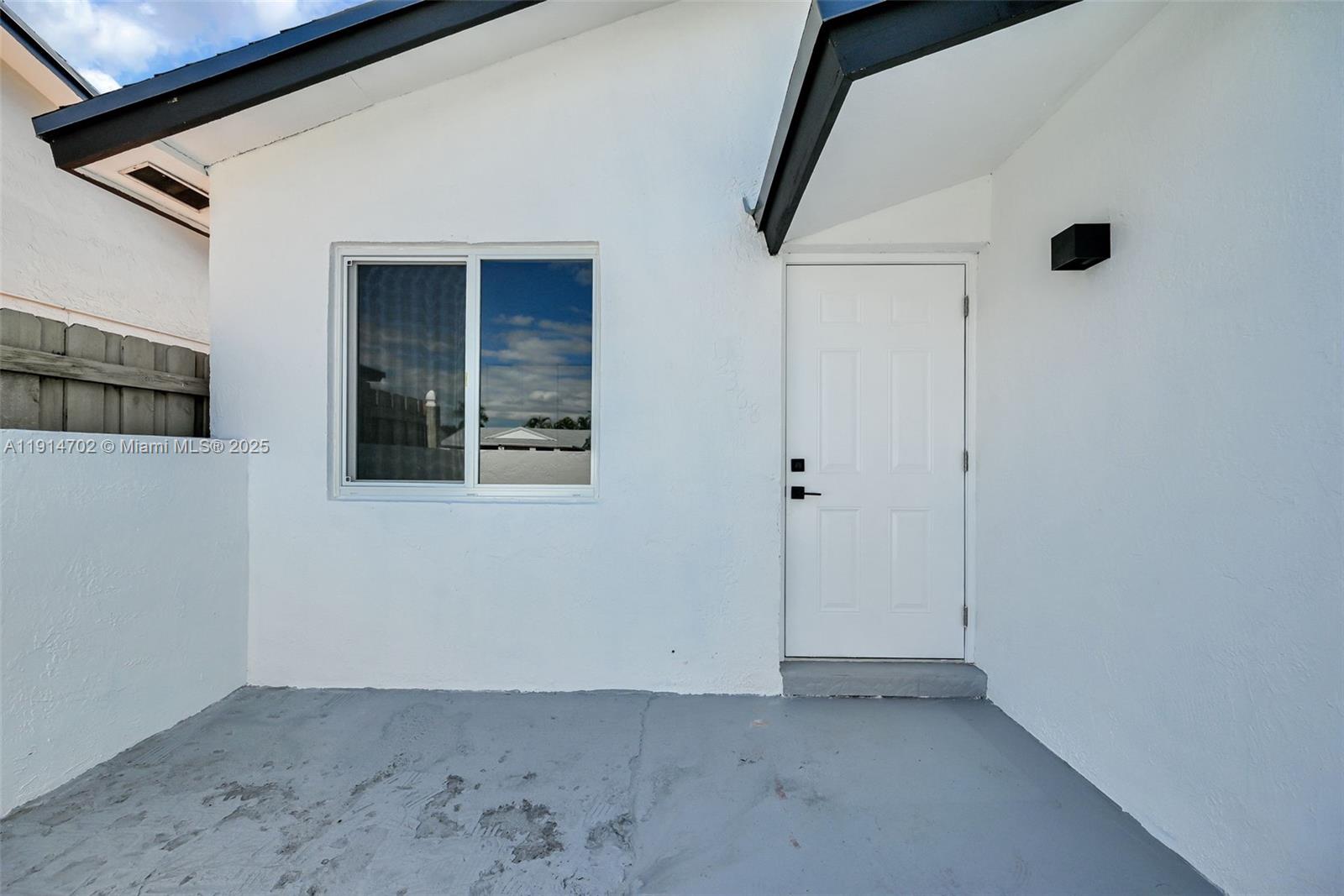 SOUTH MIAMI LAKES - Residential