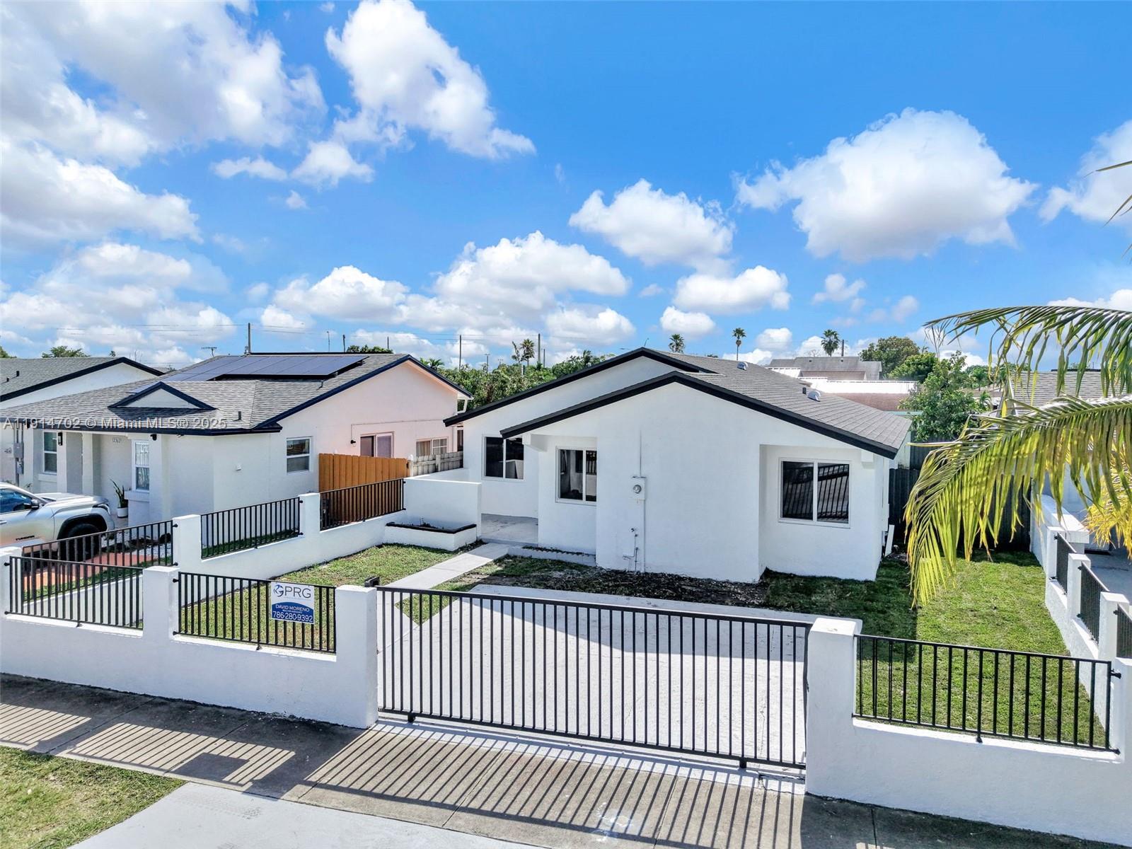 SOUTH MIAMI LAKES - Residential