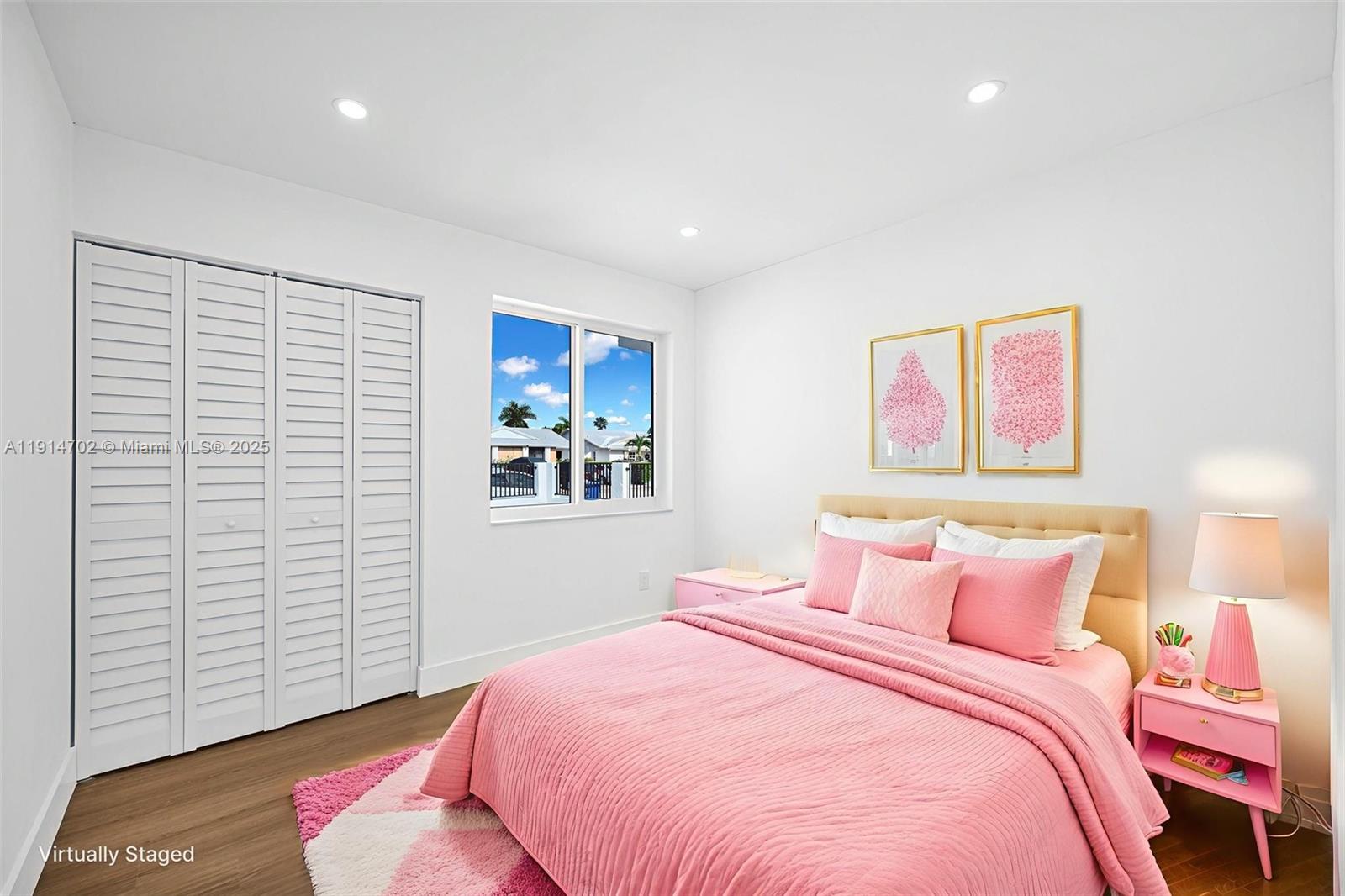 SOUTH MIAMI LAKES - Residential