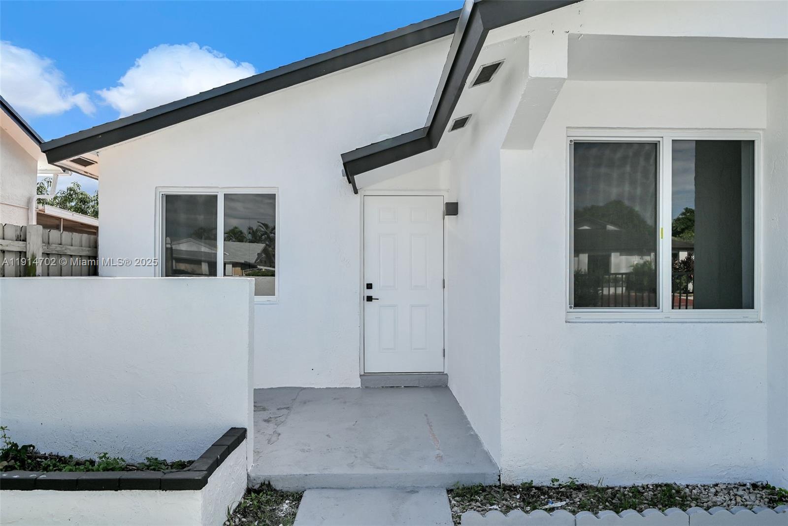 SOUTH MIAMI LAKES - Residential