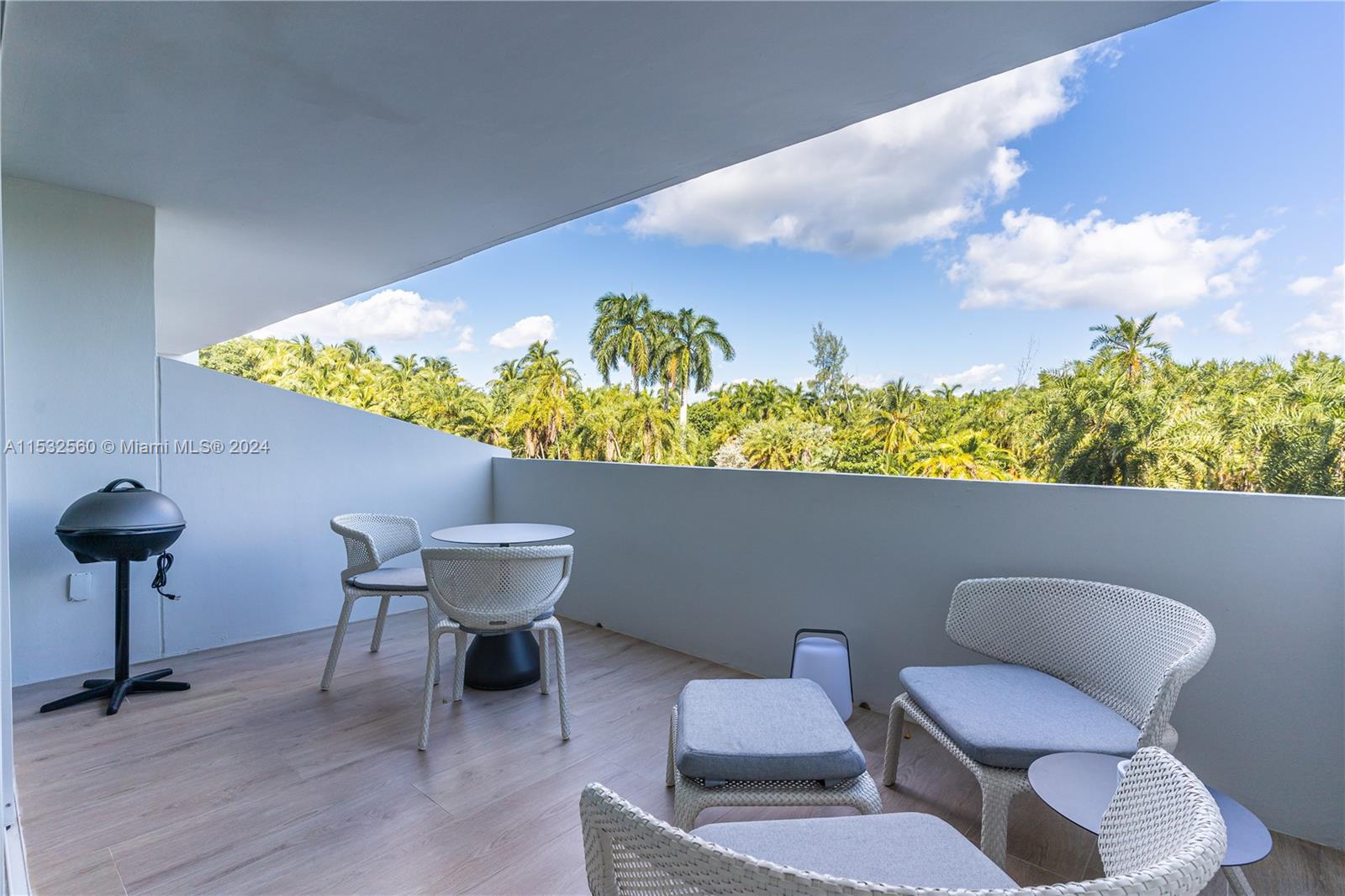 COMMODORE CLUB WEST CONDO - Residential Lease