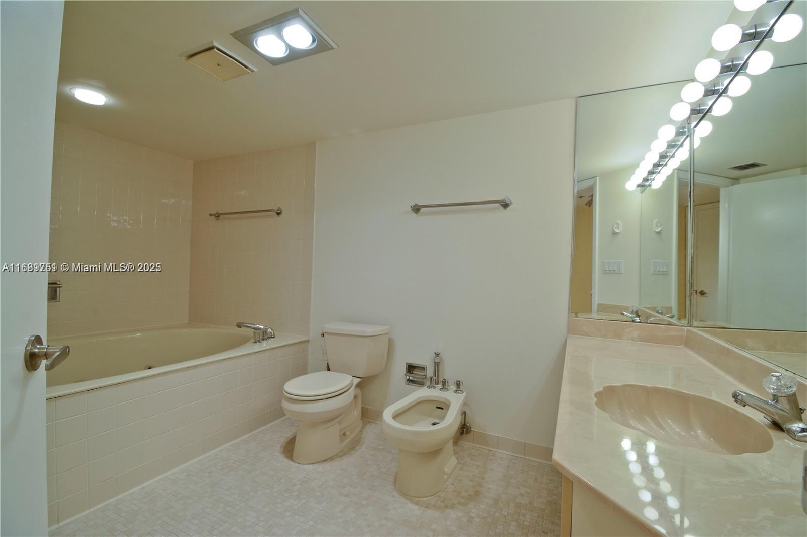 ANCHOR BAY CLUB - Residential Lease