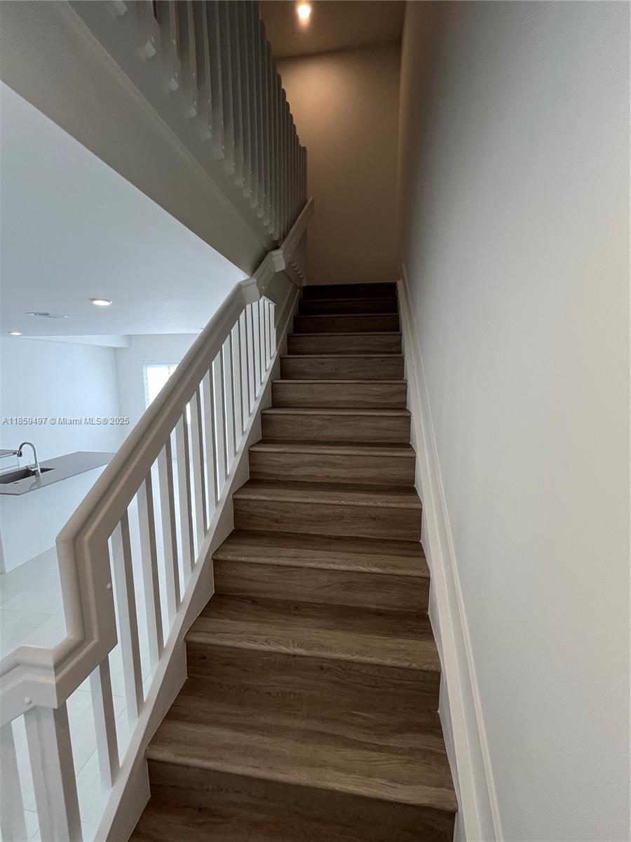 CENTURY PARK SQUARE - Residential