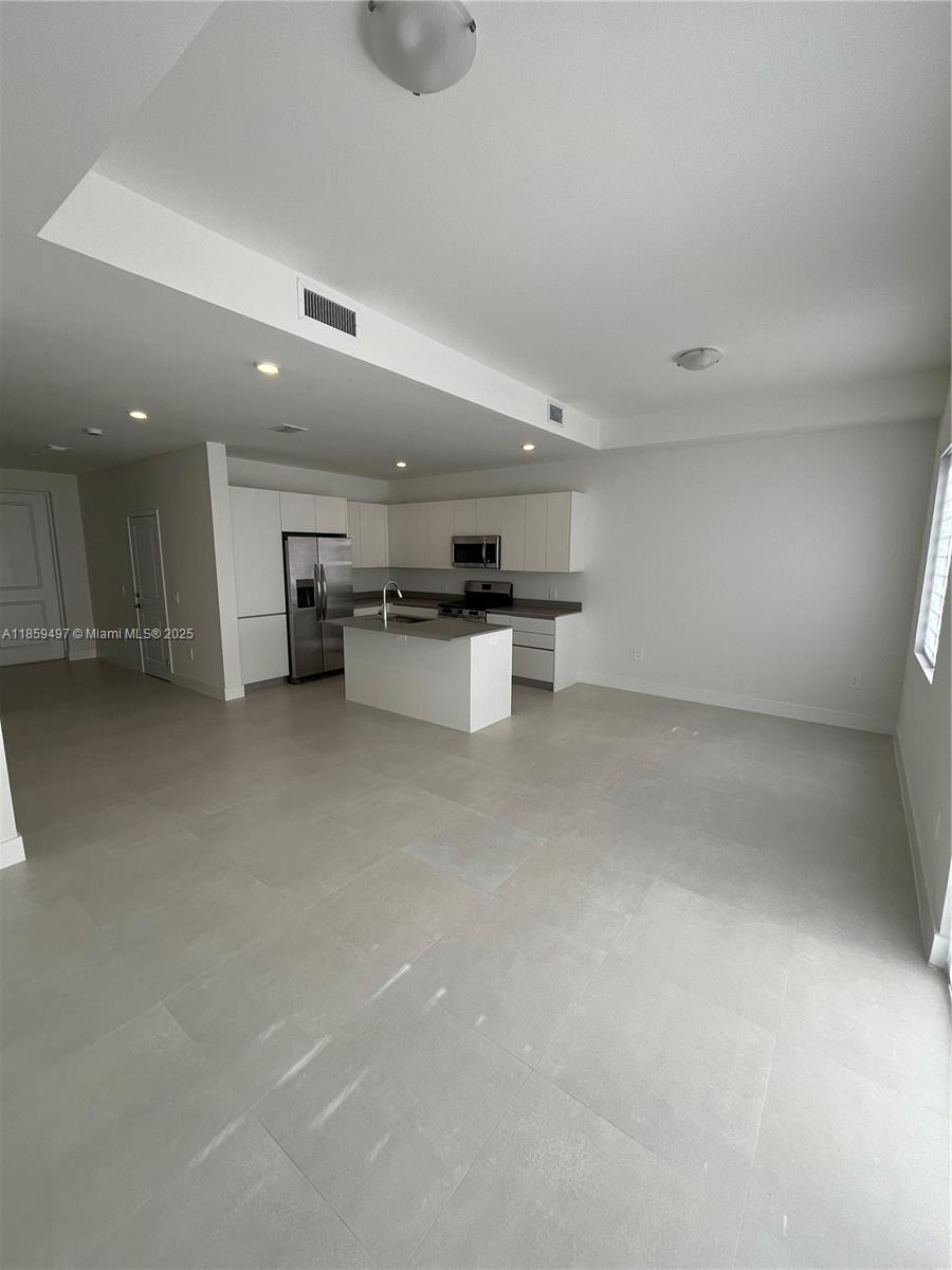 CENTURY PARK SQUARE - Residential