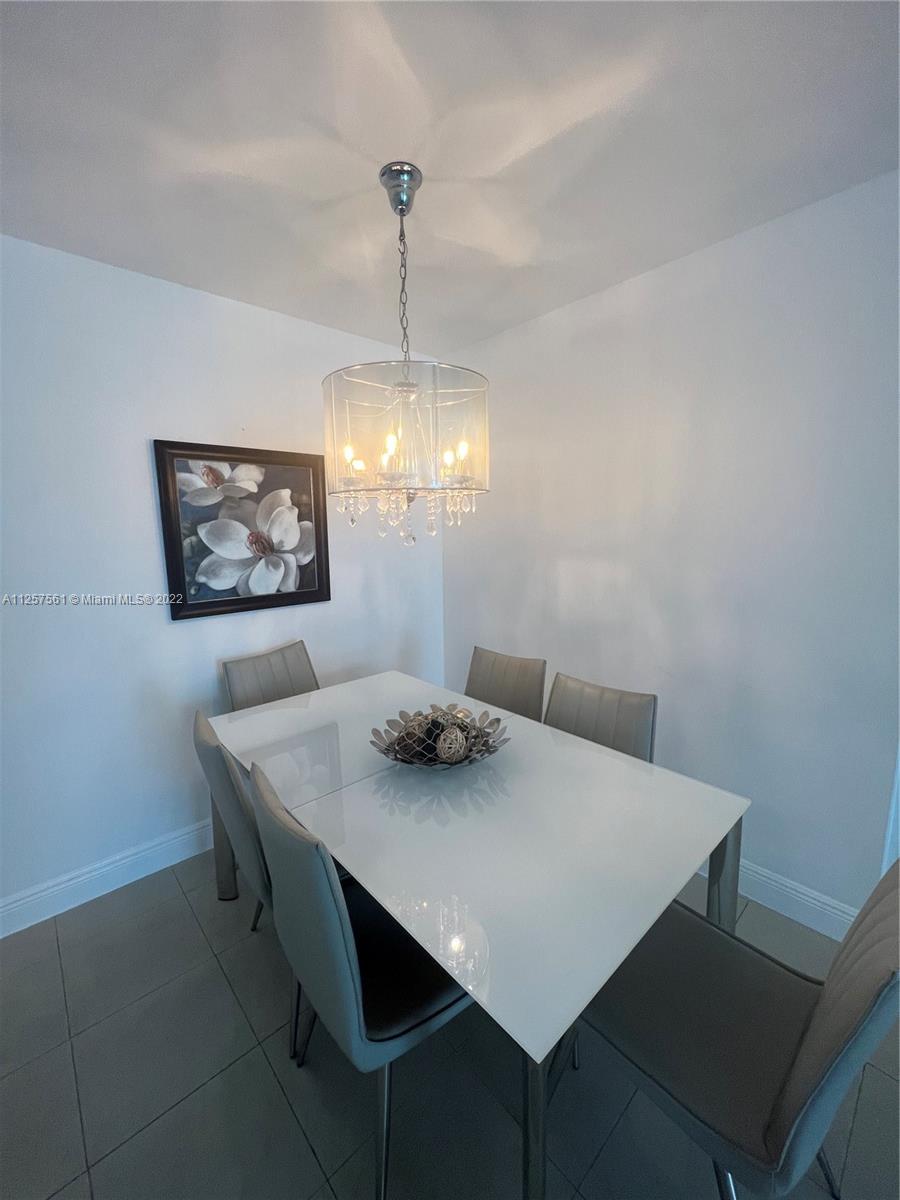 5151 Collins Ave 725