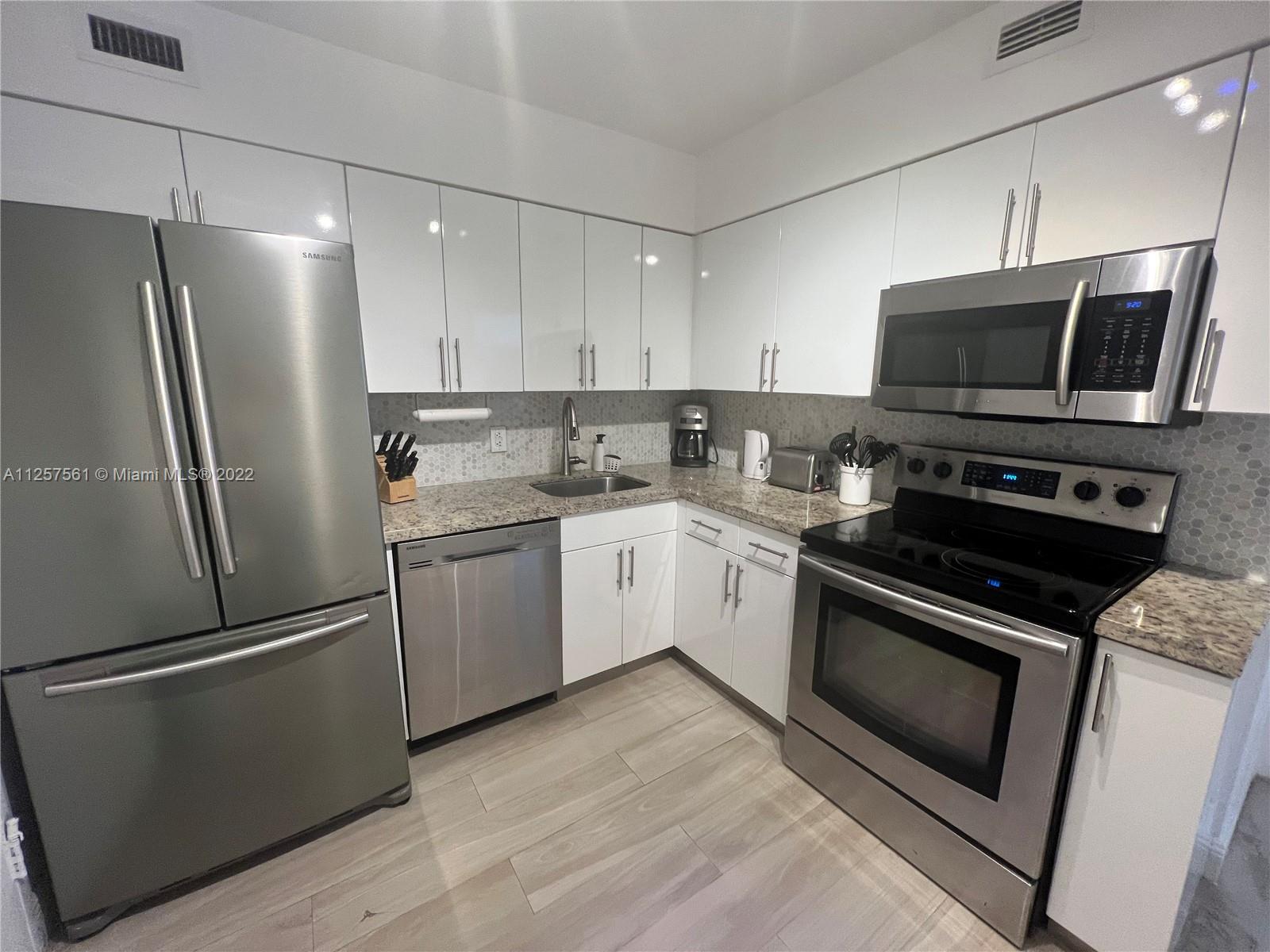 5151 Collins Ave 725