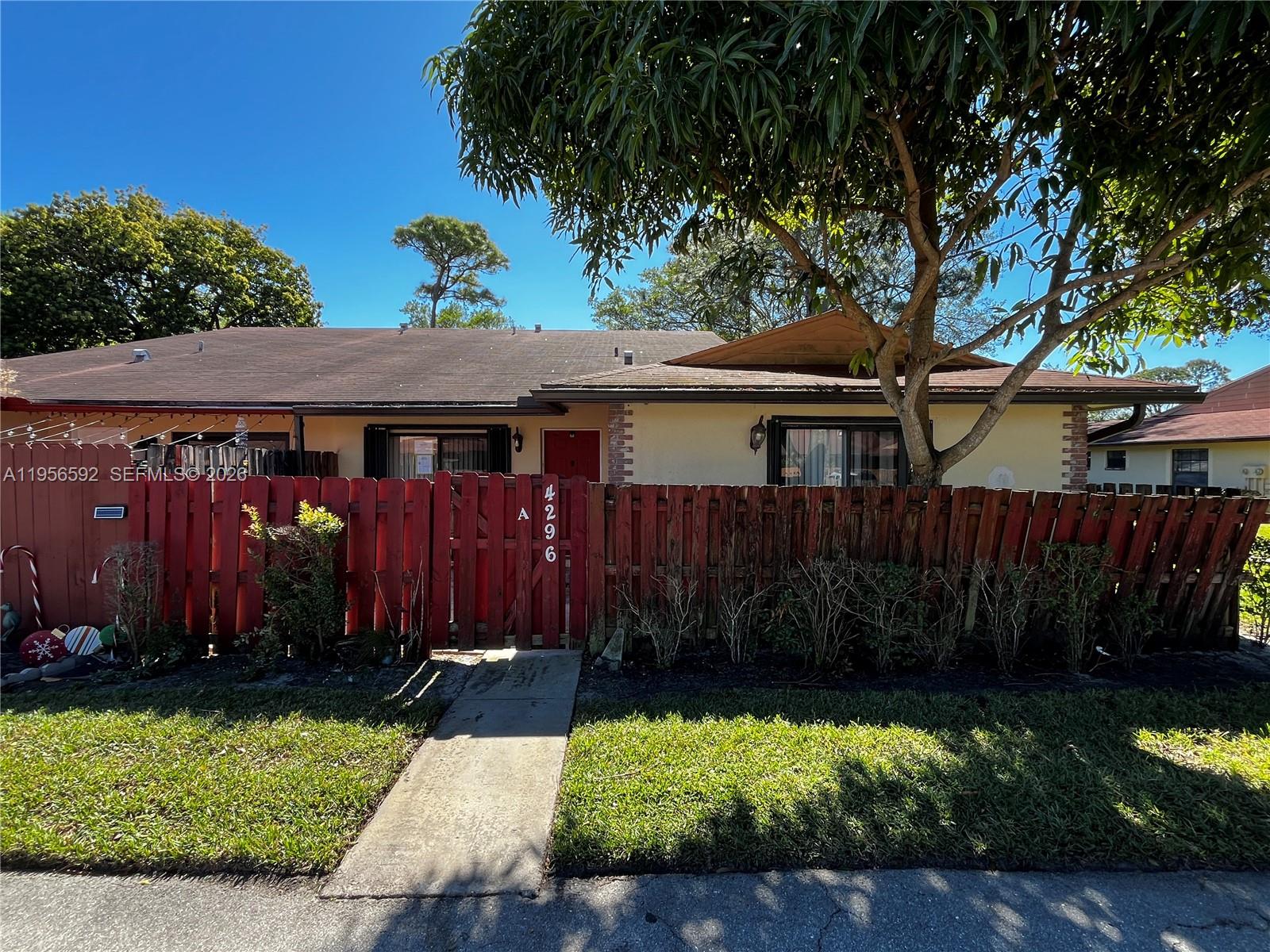 WESTCHESTER TOWNHOUSES - Residential