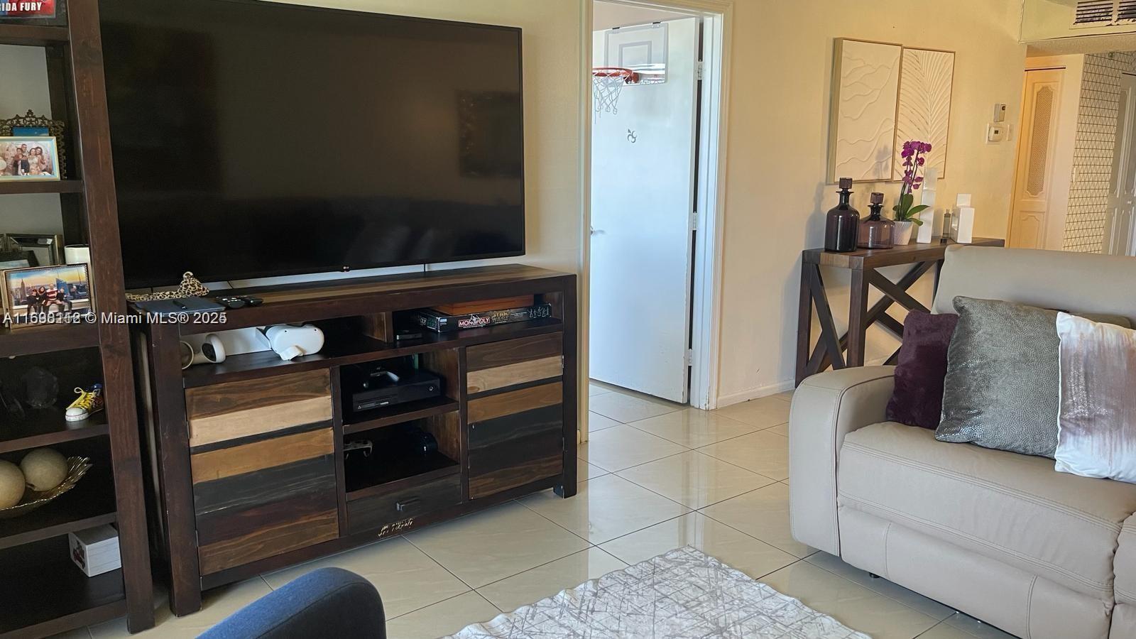 WATERS EDGE TOWERS CONDO - Residential