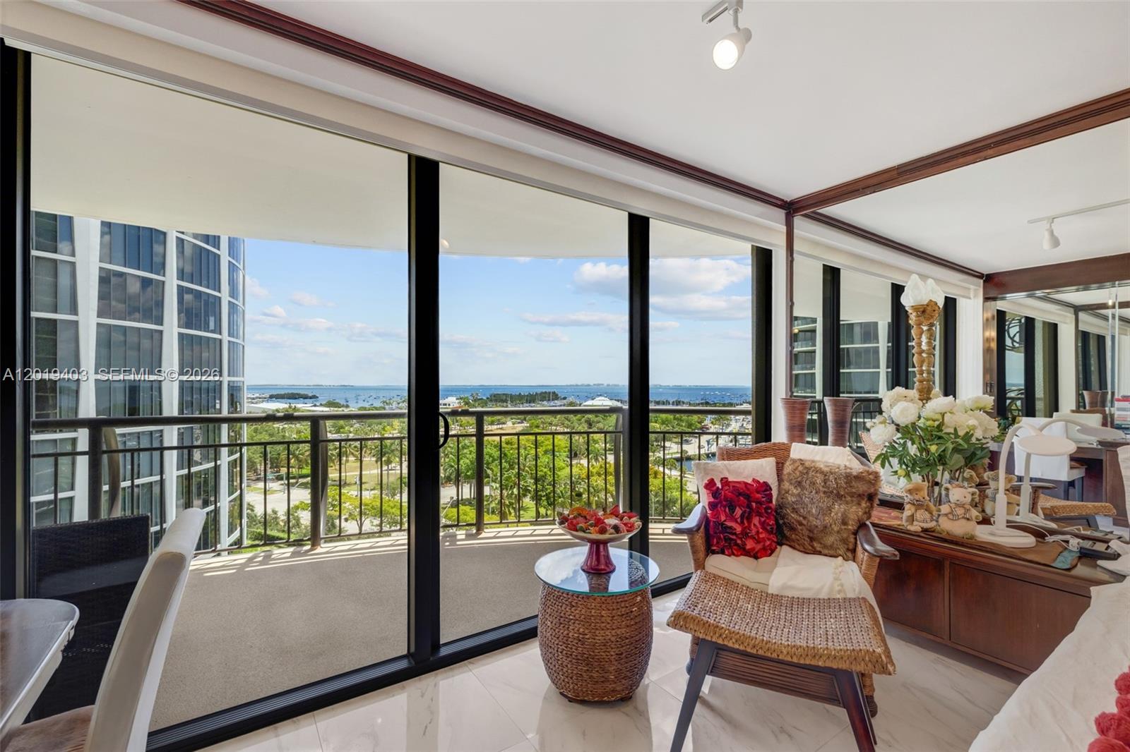 GROVE TOWERS CONDO - Residential