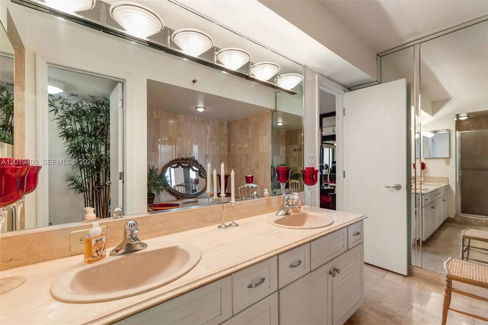 GROVE TOWERS CONDO - Residential