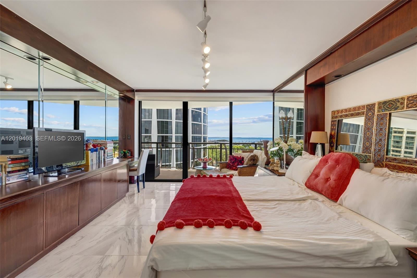 GROVE TOWERS CONDO - Residential