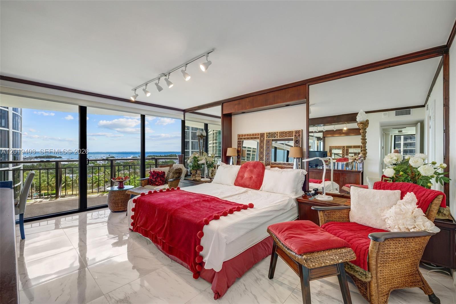 GROVE TOWERS CONDO - Residential
