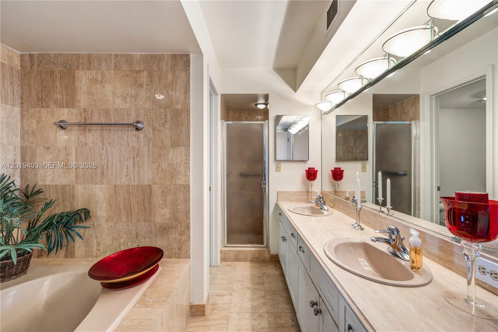 GROVE TOWERS CONDO - Residential